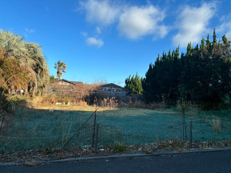 大島町波浮港　倉庫付き売地